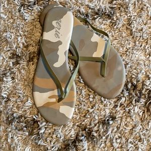 Arie Camo Flip-Flops